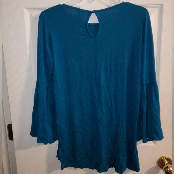 5 for $20 | Agnes and Dora Bell Sleeve Tunic Tops Set (2pc) - Picture 7 of 13